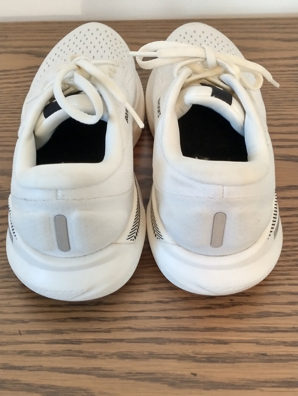 Brooks Women's Adrenaline GTS 24 White Running Shoes Size 8.5 - Picture 8 of 16